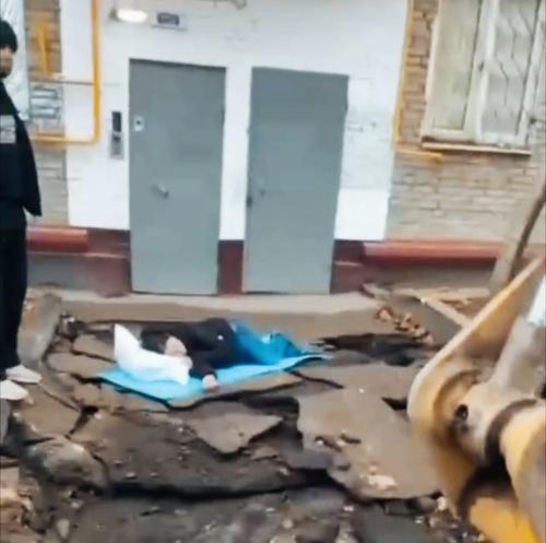 Ночной ремонт довёл жительницу Марфино до лежачего протеста