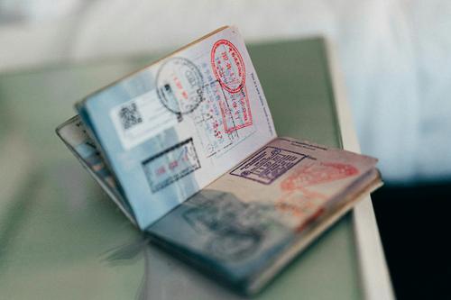 Португалия реже начала выдавать визы россиянам