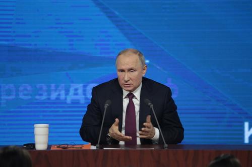 Владимир Путин подписал указ о награждении жительницы Ленобласти